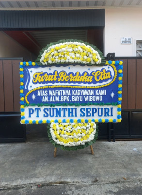 Papan Bunga Duka di Poto Tano