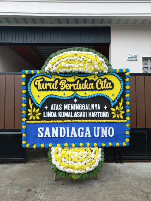 Papan Bunga Duka di Poto Tano